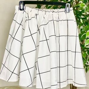 Women’s white skirt, Striped, Size L-XXL, New